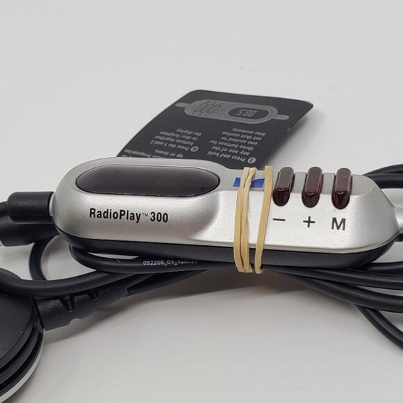 MONSTER RadioPlay 300 Car Stereo FM Transmitter. - Picture 5 of 12